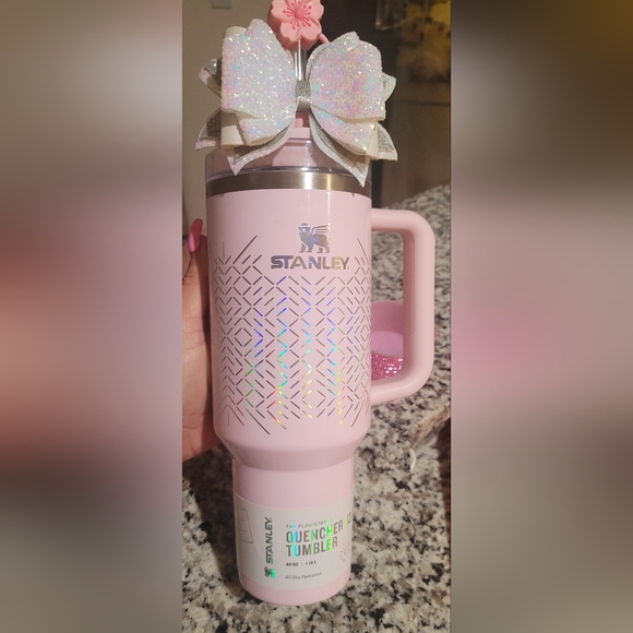 Stanley Pink Tumbler with Handle - Picture 2 of 5